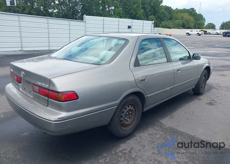 1999 Toyota Camry Le z USA, uszkodzony, nr VIN 4T1BG22K5XU523267